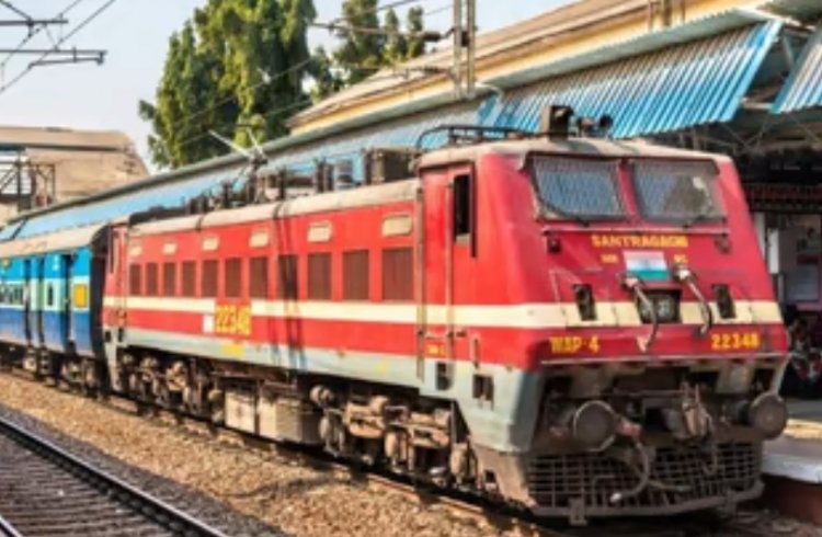 अनारक्षित टिकट पर यात्रा करने की मिली छूट