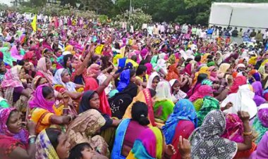 मांगों को लेकर मंत्रालय घेराव को जा रहे किसान सड़क पर बैठे