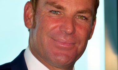 पूर्व ऑस्ट्रेलियाई क्रिकेटर शेन वॉर्न नहीं रहे, हार्ट अटैक की वजह से हुई मौत