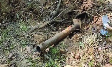 जवानों को नुकसान पहुंचाने लगा रखा था लांचर और कुकर बम