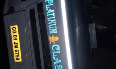 लखनऊ जा रही बस पलटी, बच्चे समेत तीन लोगों की मौत