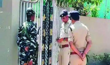 पूर्व जिला पंचायत सदस्य के यहां रेड