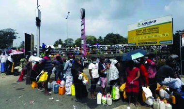 श्रीलंका में गहराया ईंधन संकट, सेना तैनात