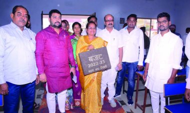 महापौर शशि ने 110 करोड़ 51 लाख का बजट किया प्रस्तुत