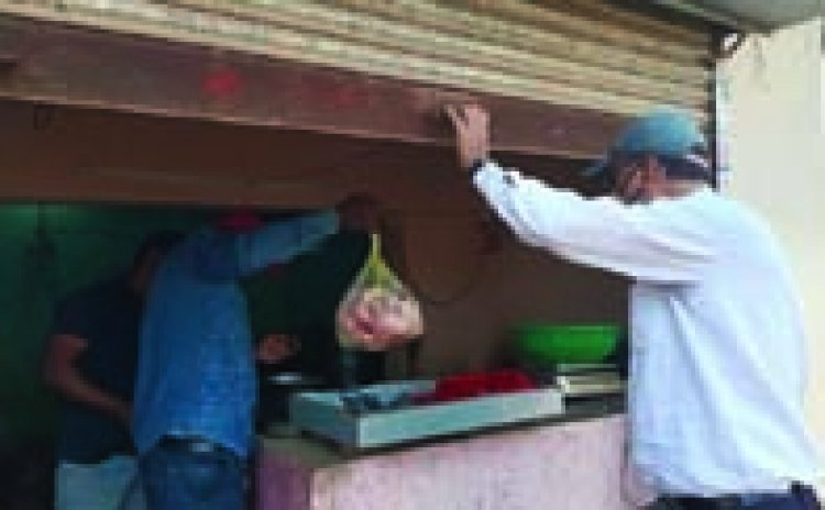 महाशिवरात्रि के दिन खुली रही मछली एवं मटन मार्केट की दुकानें, भिलाई निगम की टीम ने कराया बंद