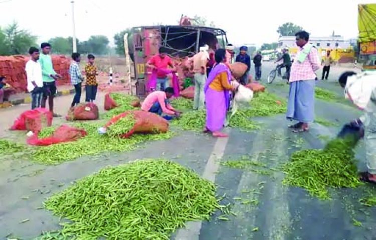 माजदा और ट्रक में भिड़ंत से 3 घायल, 2 गंभीर