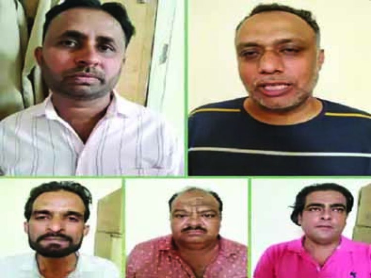 जुआ खेलते पकड़े गए 5 बड़े कारोबारी