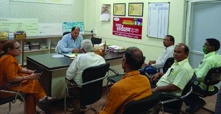 कम राजस्व वसूली पर आयुक्त ने लगाई फटकार