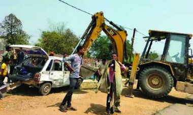 ब्रेक फेल होने से अनियंत्रित कार मकान में जा घुसी, 2 की मौत