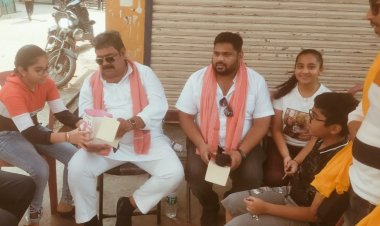 बच्चों ने गुल्लक में जमा राशि आगजनी से प्रभावित परिवार के बच्चों के लिए किया दान