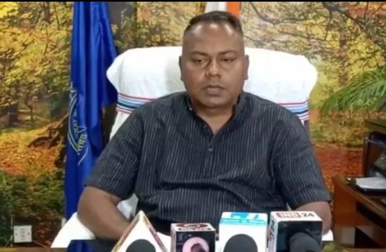कारोबारी के ठिकानों पर छापा