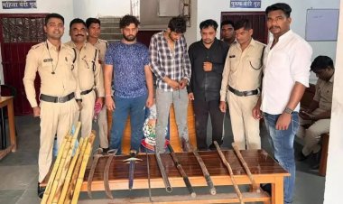 पुलिसकर्मियों से मारपीट व गाड़ी में तोड़फोड़ करने वाले 3 युवक  गिरफ्तार