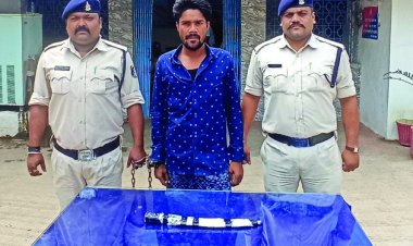 धारदार हथियार के साथ गुण्डागर्दी करने वाला आरोपी पुलिस गिरफ्त में