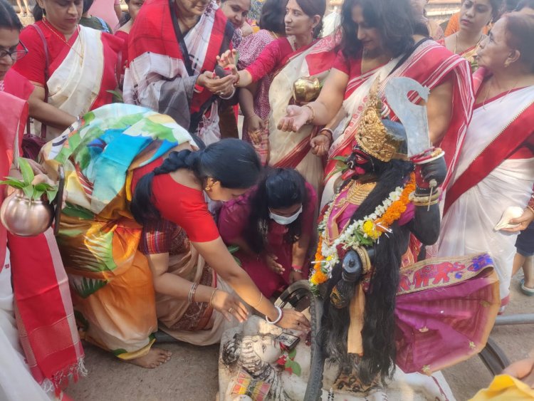 हुडको कालीबाड़ी में माँ काली की नई मूर्ति की प्राणप्रतिष्ठा शुरू