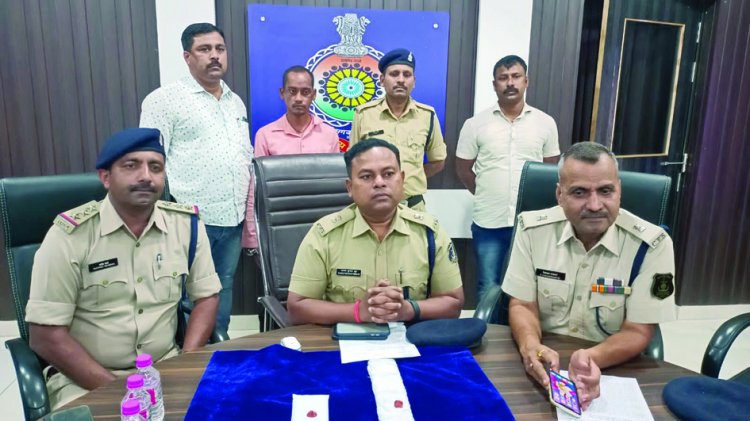 माँ पर बुरी नजर रखने वाले कलयुगी पुत्र को उतारा मौत के घाट