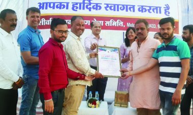 रक्तवीरों व सामाजिक क्षेत्रों में कार्य करने वाले संस्थाओं का किया गया सम्मान