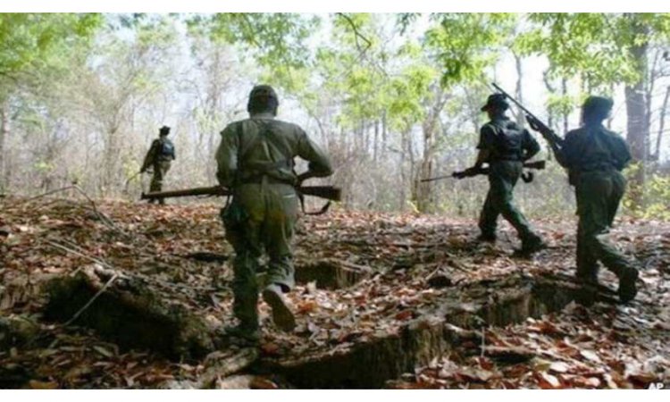 मुठभेड़ में एक नक्सली ढेर 3 जवान शहीद