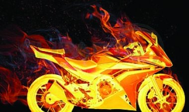 पुरानी रंजिस को लेकर बाइक में लगाई आग