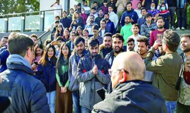 यूक्रेन से स्वदेश लौटे मेडिकल छात्रों का भविष्य अधर में लटका