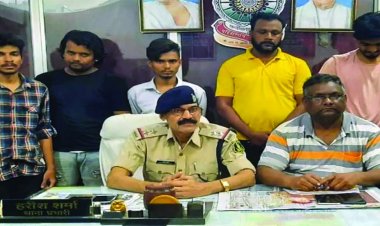 एक्सप्रेस ट्रेन में लूटपाट करने वाले गिरफ्तार