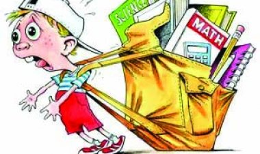 बस्ते के बोझ से स्कूली बच्चे हो रहे पीठ दर्द के शिकार