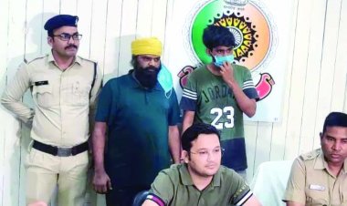 लाखों की शराब के साथ 2 तस्कर गिरफ्तार,   कुम्हारी के जतिन्दर ने दिया था शराब खपान