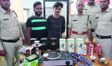 कैफे में हुक्का-शराब पिलाते 2 कर्मचारी गिरफ्तार, 2 संचालक फरार