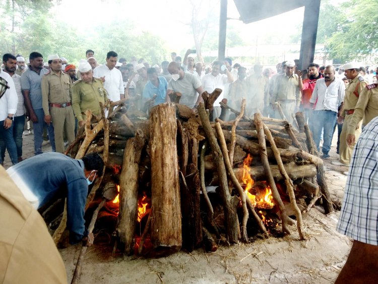 पंचतत्व में विलीन हुए स्व. भजन सिंह निरंकारी