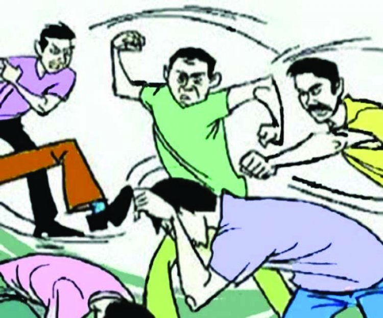 ग्रामीणों ने घेरा एसपी कार्यालय