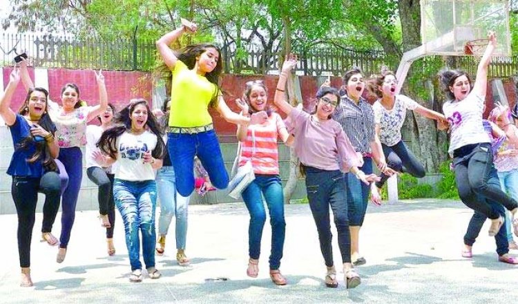 लड़कियों ने 3.29 फीसदी से मारी बाजी