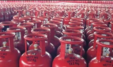 एलपीजी सिलेंडर के दाम में 36 रुपये की कटौती