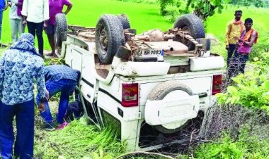 कार की ठोकर से बोलेरो सवार एक की मौत, चार घायल