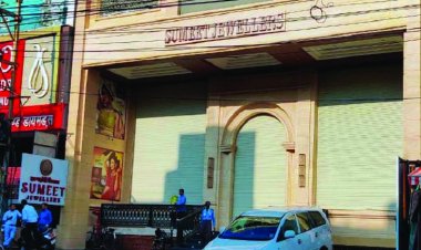 रायपुर में ज्वेलर्स और कपड़ा कारोबारी के यहां पहुंची टीम; दुर्ग में CA के ठिकाने पर छापा