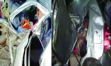 बिना फाटक के रेलवे क्रॉसिंग पर भीषण हादसे में दो लोगों की मौत