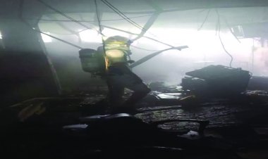 बैंक में लगी आग: एसी, कम्प्यूटर और अन्य उपकरण जलकर हुआ राख