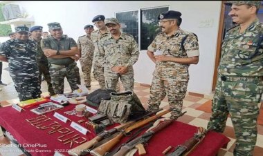 पुलिस-नक्सली मुठभेड़ में भारी मात्रा में हथियार व गोला बारूद बरामद