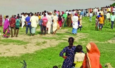 यमुना में पलटी नाव, 50 डूबे:4 की मौत, 40 लापता