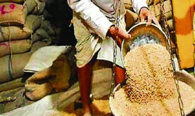 राशन वितरण के नाम पर 53 लाख का गबन