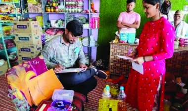 अमानक मिठाइयों को नष्ट किया, खाद्य एवं औषधि विभाग ने की कार्रवाई