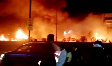 Big Breaking: भिलाई के तीन दर्शन मंदिर के पास तारकोल से भरी हुई ट्रक में लगी आग, कई वाहन जले