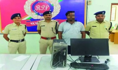 च्वाइस सेंटर में आरपीएफ की दबिश, 44 ई-टिकट सहित कम्युटर किया जब्त