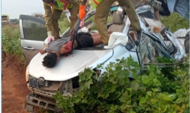 दुर्ग बायपास रोड तेज रफ्तार कार ने डिवाइडर तोड़कर विपरीत दिशा से आ रही ट्रक को मारी ठोकर, दो कॉलेज छात्र की मौके पर मौत एक  गंभीर