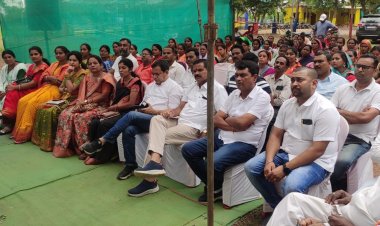 गौठानों के विस्तार के लिए गौठान में कार्यशाला