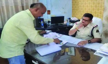 बीजेपी नेता के बैंक खाते से 73 हजार रुपए पार