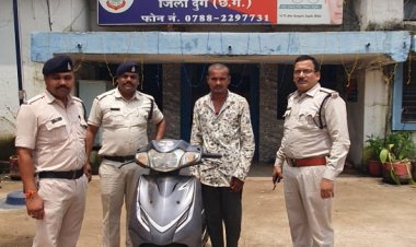 आदतन चोर चोरी की स्कूटी के साथ पकड़ाया