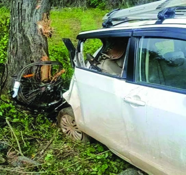 तेज रफ्तार कार की ठोकर से छात्रा सहित 2 की मौत