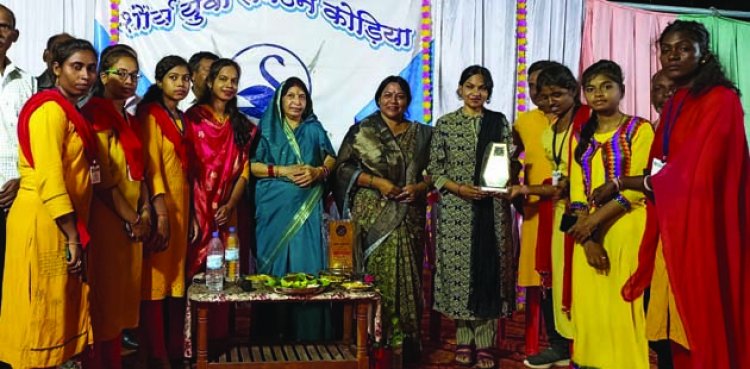 फुगड़ी में मोहनी और नारियल फेंक में हिरौंदी अव्वल, शौर्य युवा संगठन ने किया हरेली महोत्सव का आठवां आयोजन