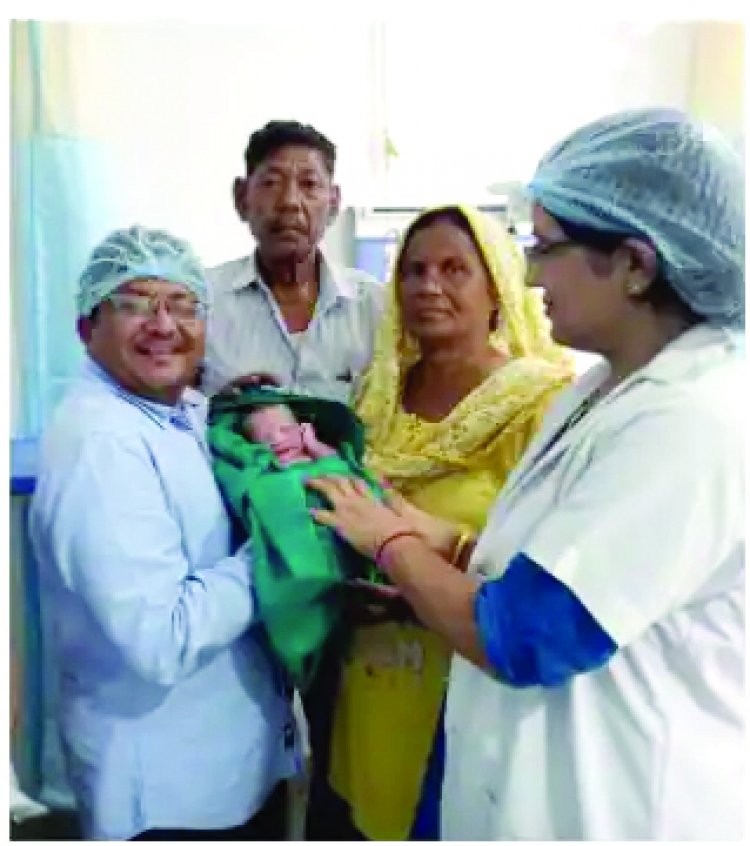 70 साल की महिला ने बच्चे को दिया जन्म, 54 साल बाद घर में आई खुशहाली