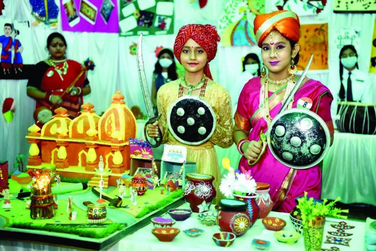 प्रदर्शनी में विद्यार्थियों ने अपनी प्रतिभाओं का किया प्रदर्शन