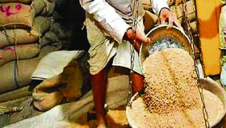 राशन वितरण के नाम पर 53 लाख का गबन
